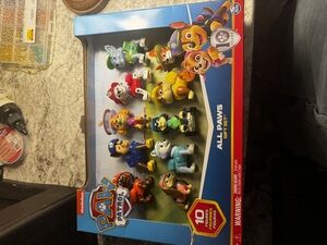Paw patrol figurines